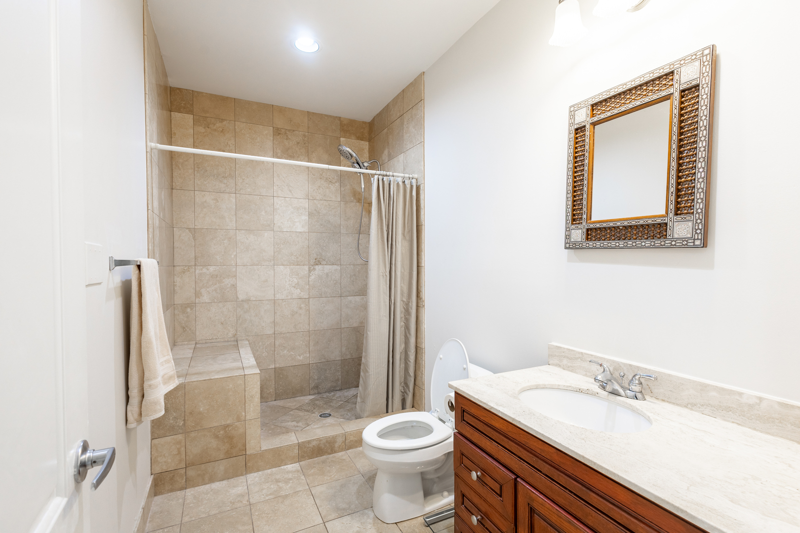 6441 Blackhawk Trail, Indian Head Park, IL 60525