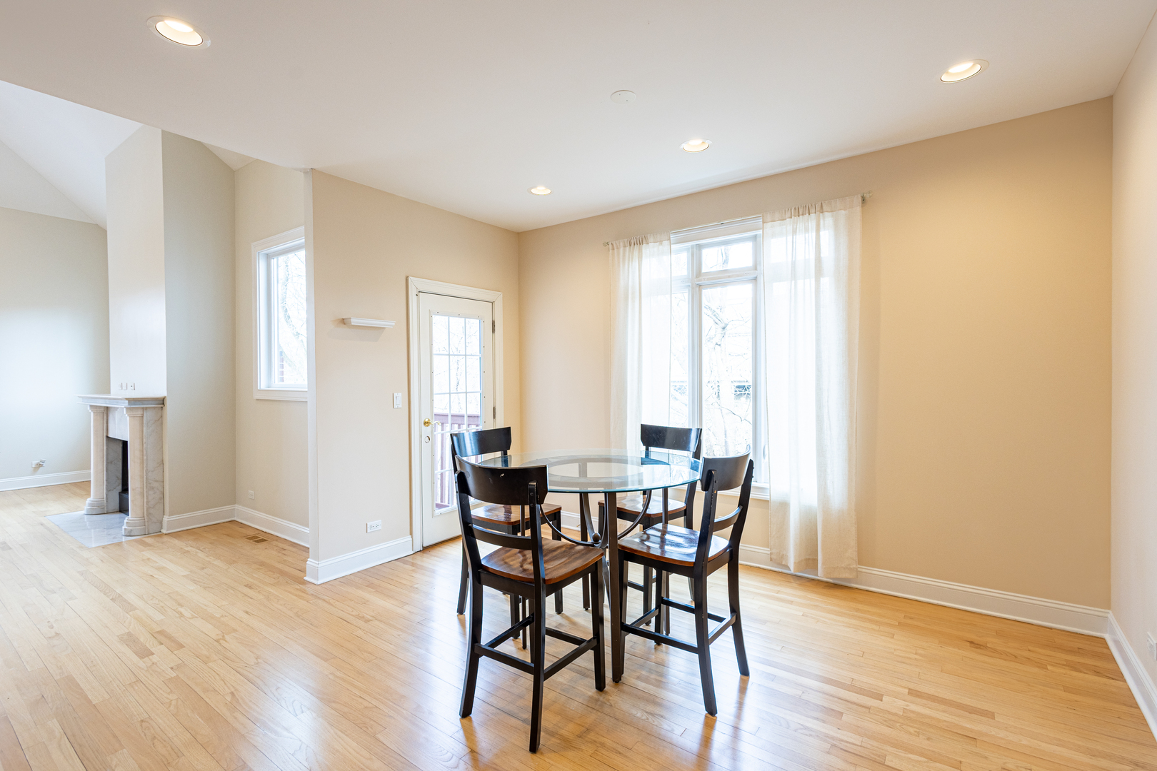 6441 Blackhawk Trail, Indian Head Park, IL 60525