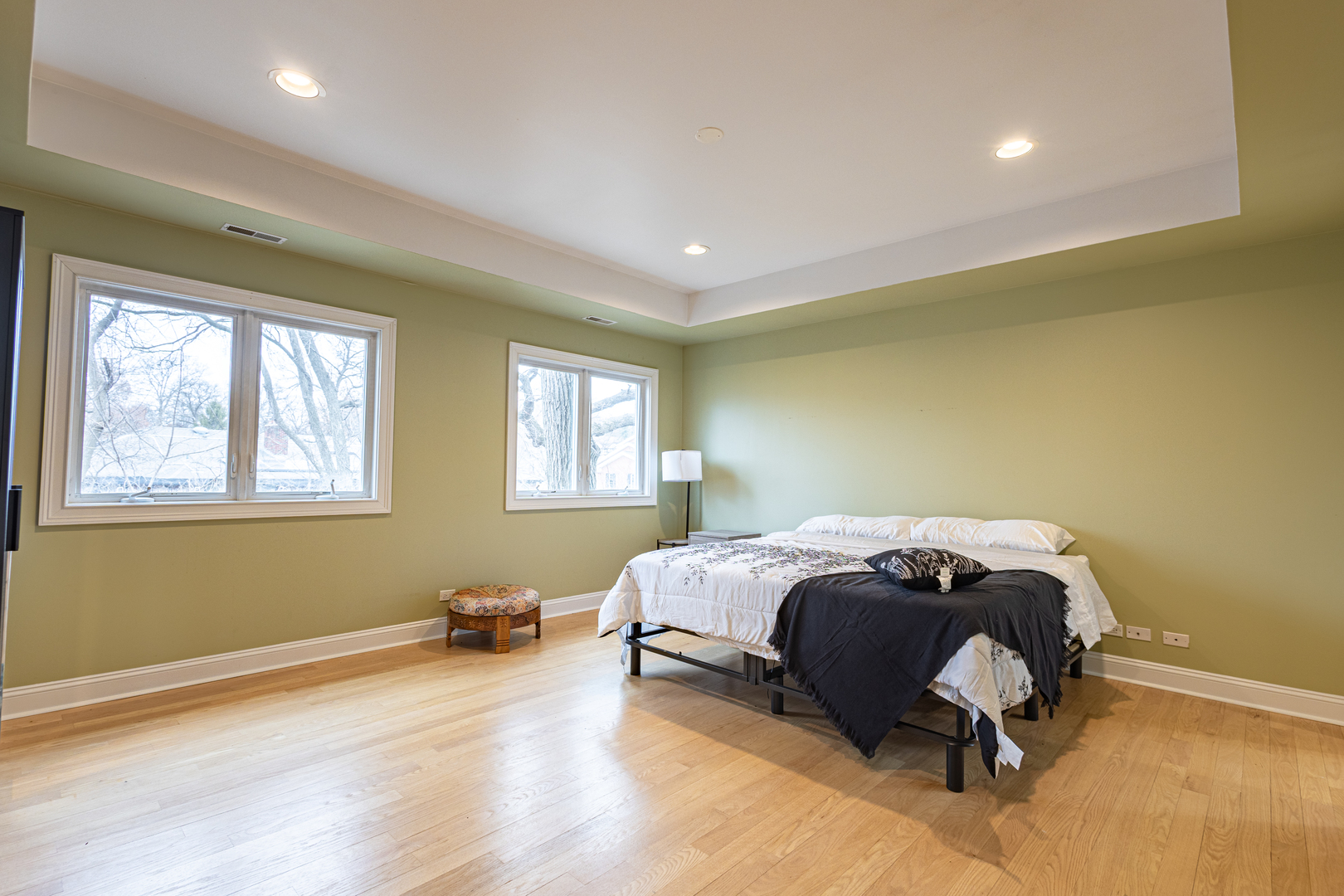 6441 Blackhawk Trail, Indian Head Park, IL 60525