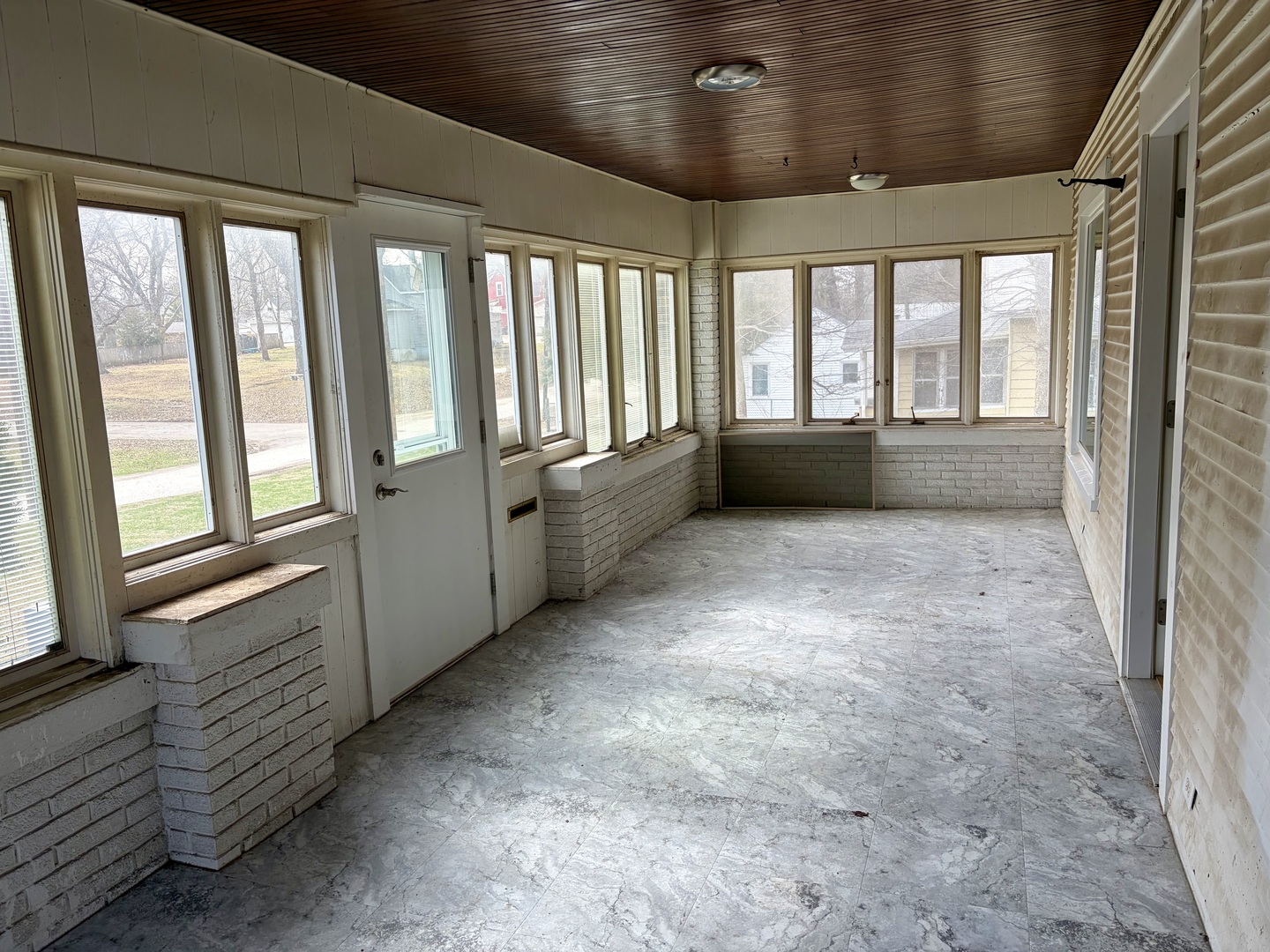 509 W Clay Street, Clinton, IL 61727