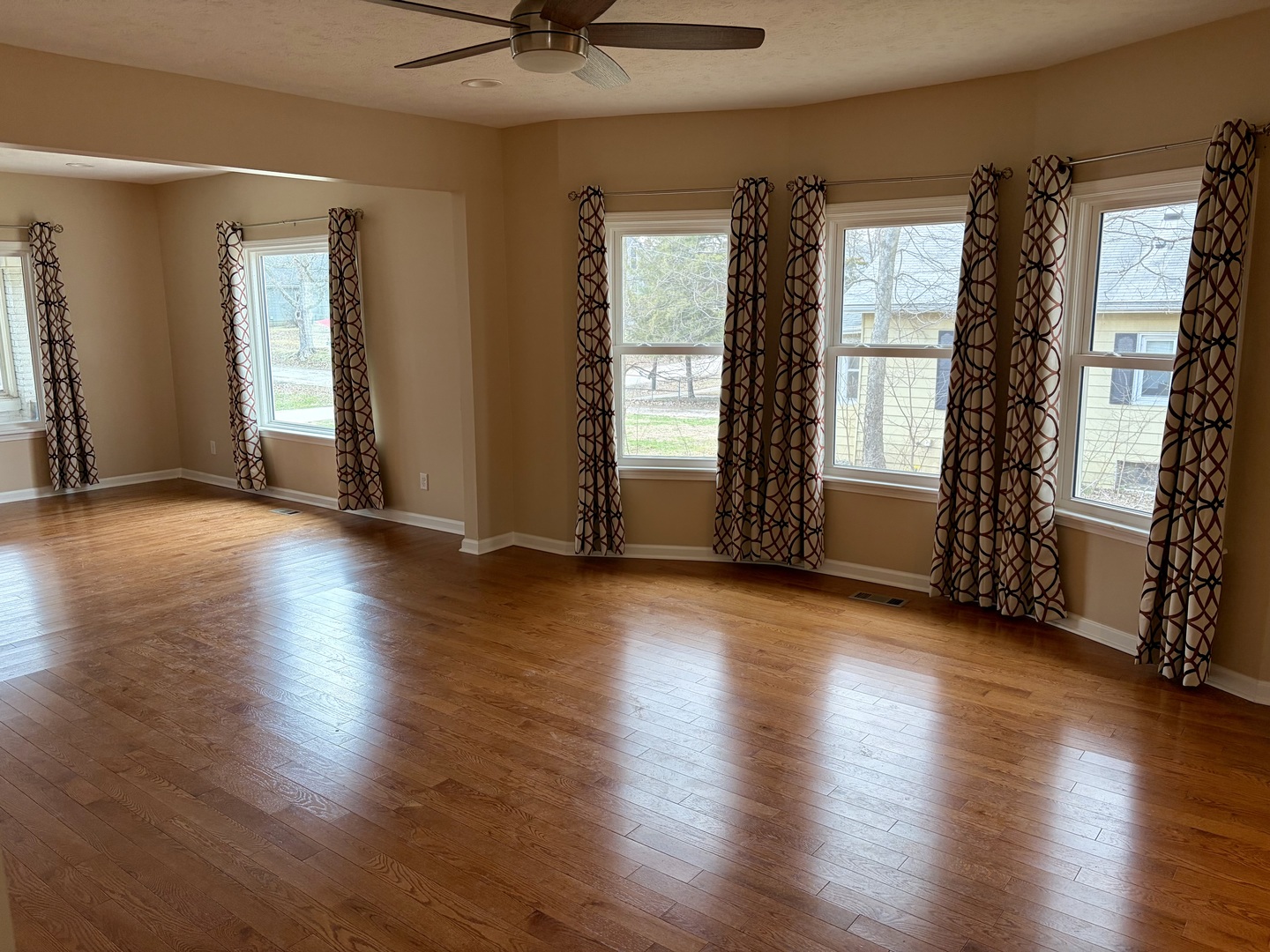 509 W Clay Street, Clinton, IL 61727