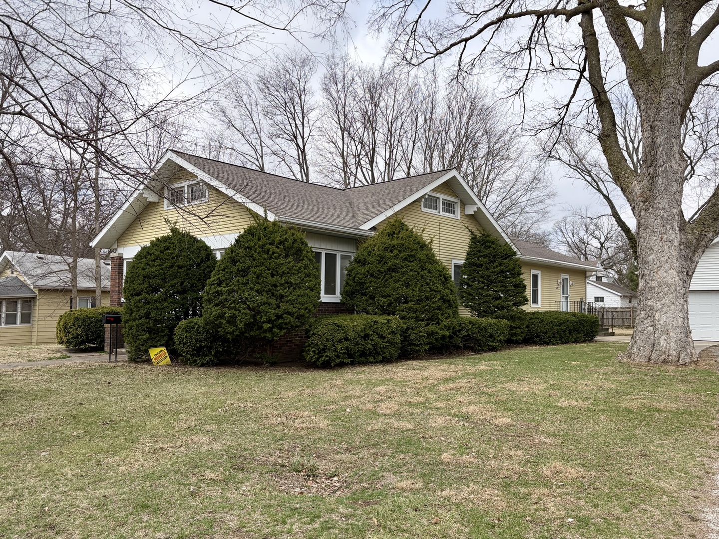 509 W Clay Street, Clinton, IL 61727