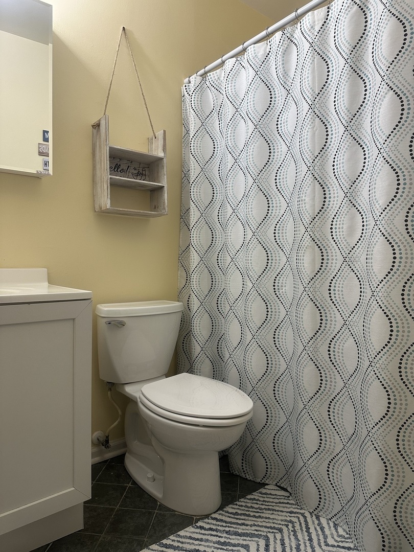 2S739 Winchester Circle #4, Warrenville, IL 60555