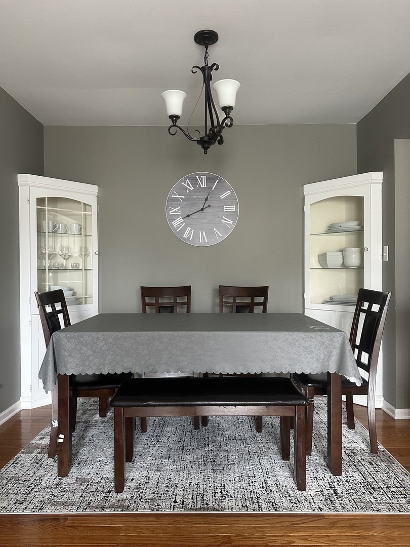 2S739 Winchester Circle #4, Warrenville, IL 60555