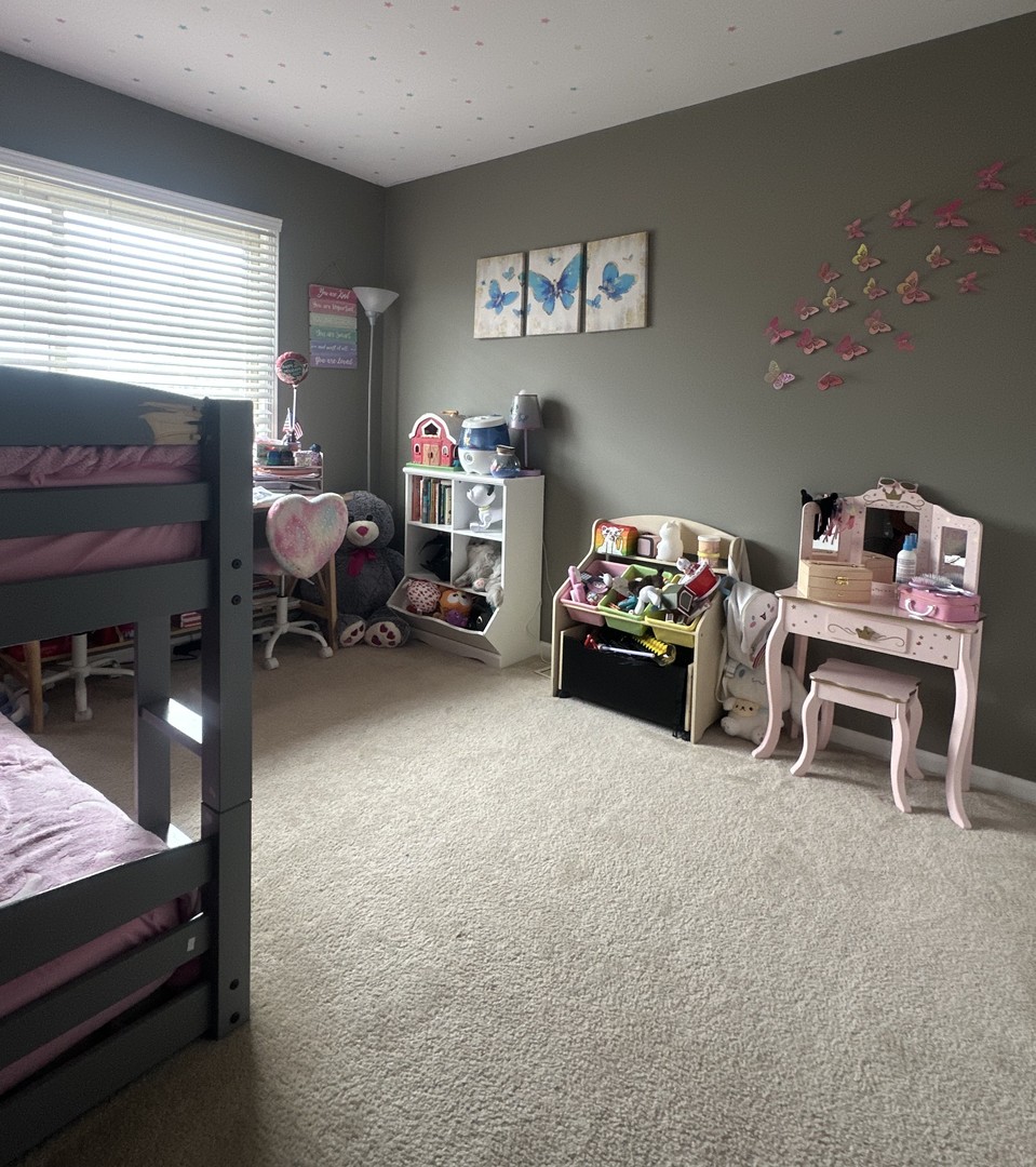 2S739 Winchester Circle #4, Warrenville, IL 60555