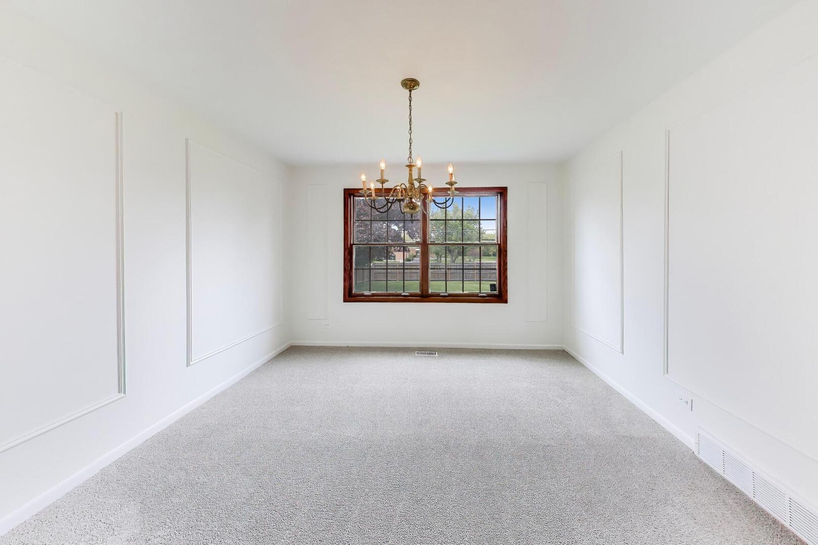 1626 E Barberry Lane, Mount Prospect, IL 60056