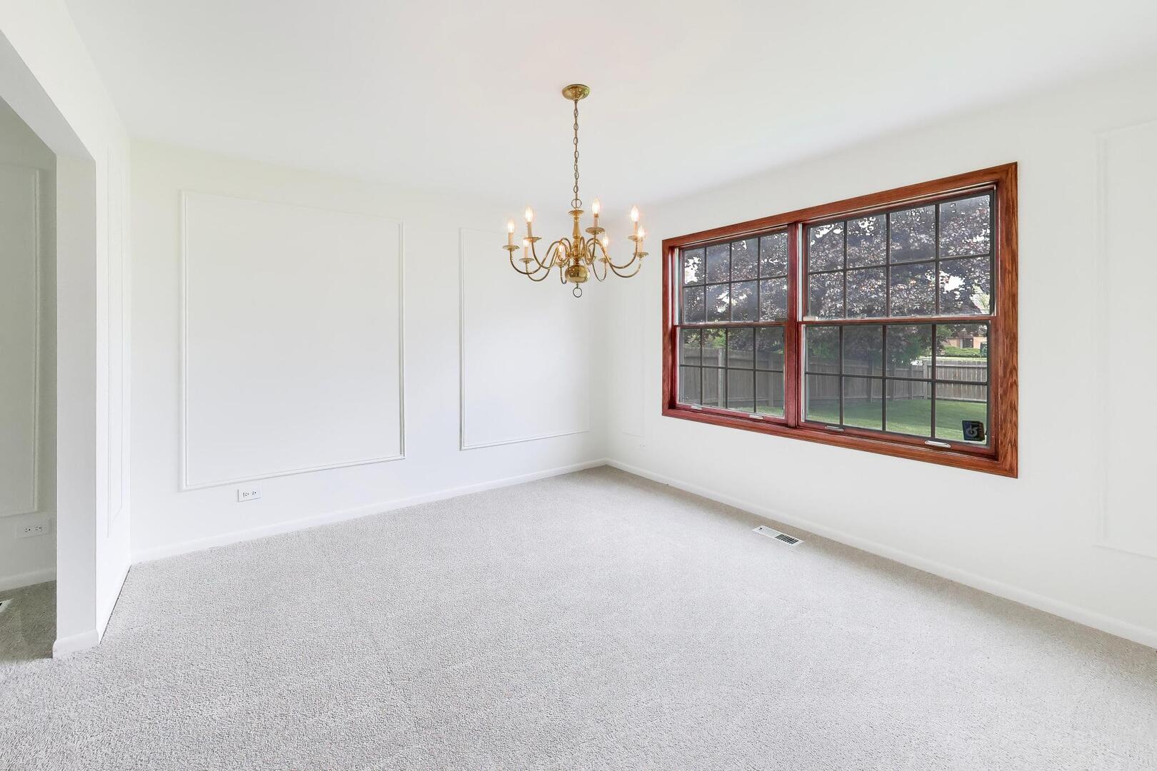 1626 E Barberry Lane, Mount Prospect, IL 60056