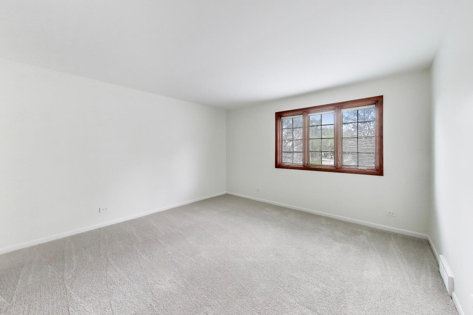 1626 E Barberry Lane, Mount Prospect, IL 60056