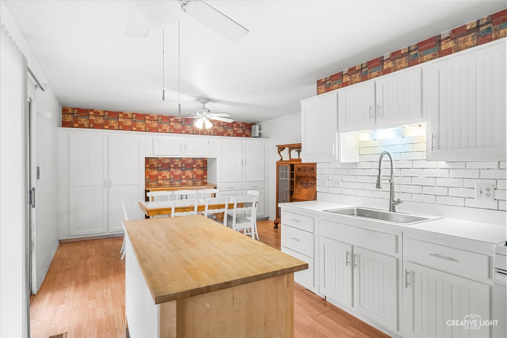 2347 Sunnydale Drive, Woodridge, IL 60517