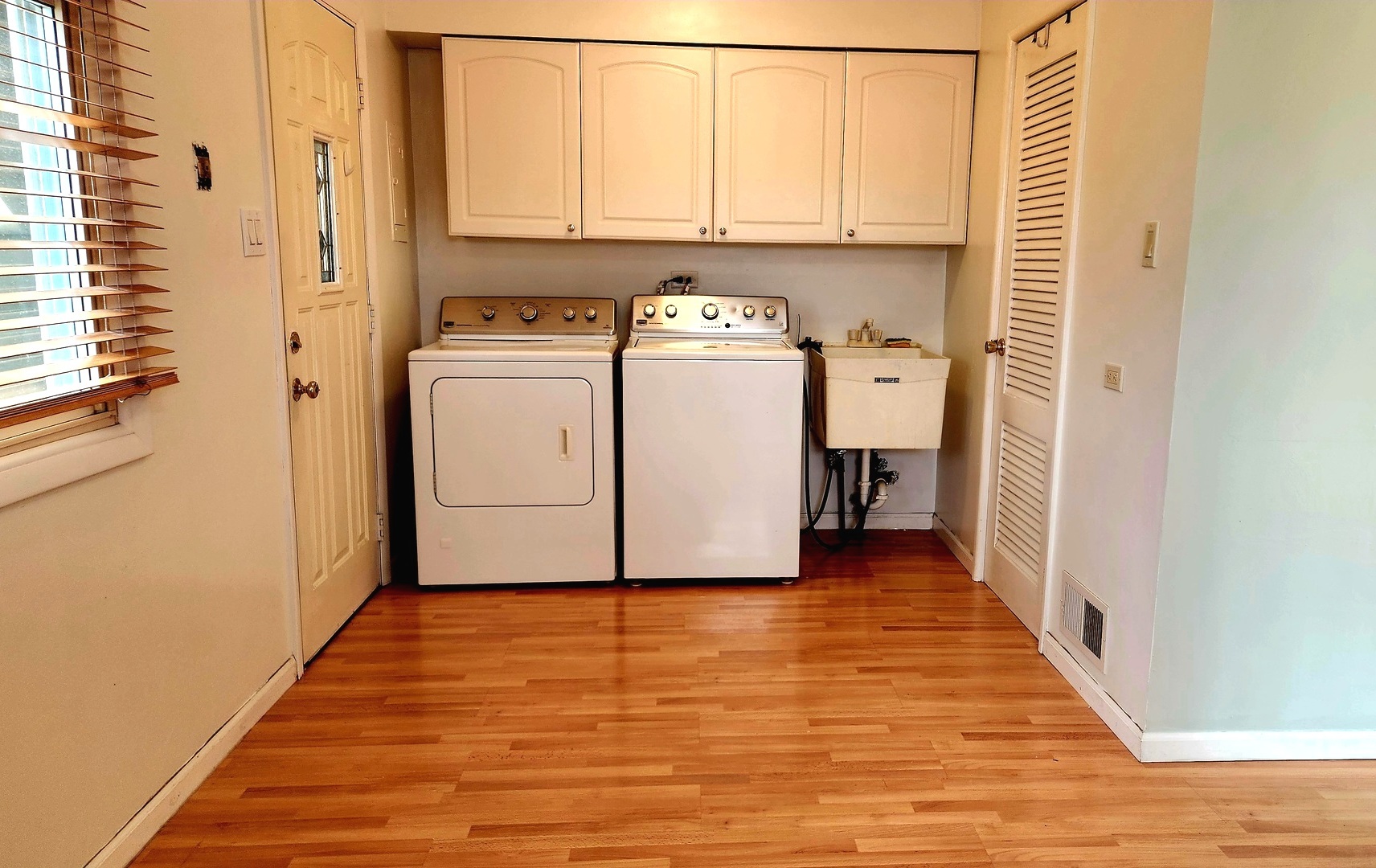 17322 Forestway Drive, East Hazel Crest, IL 60429