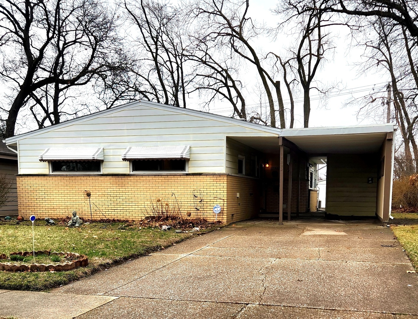 17322 Forestway Drive, East Hazel Crest, IL 60429