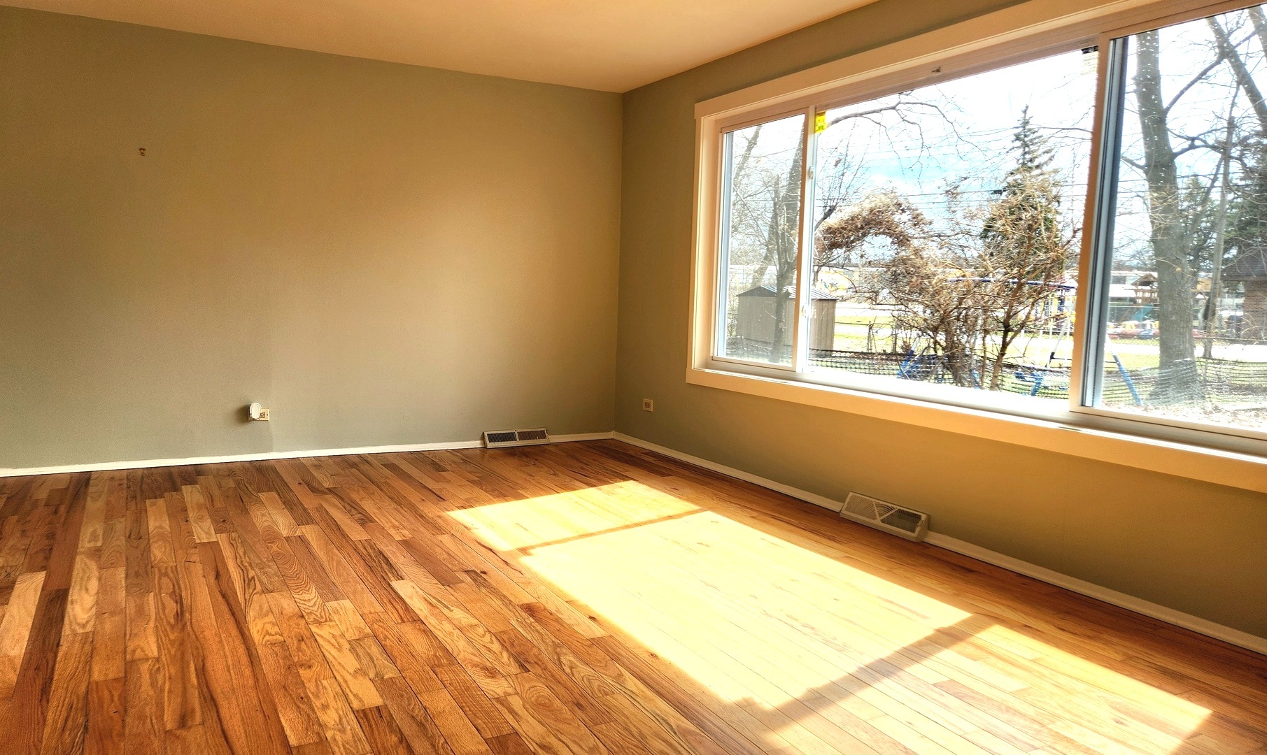 17322 Forestway Drive, East Hazel Crest, IL 60429