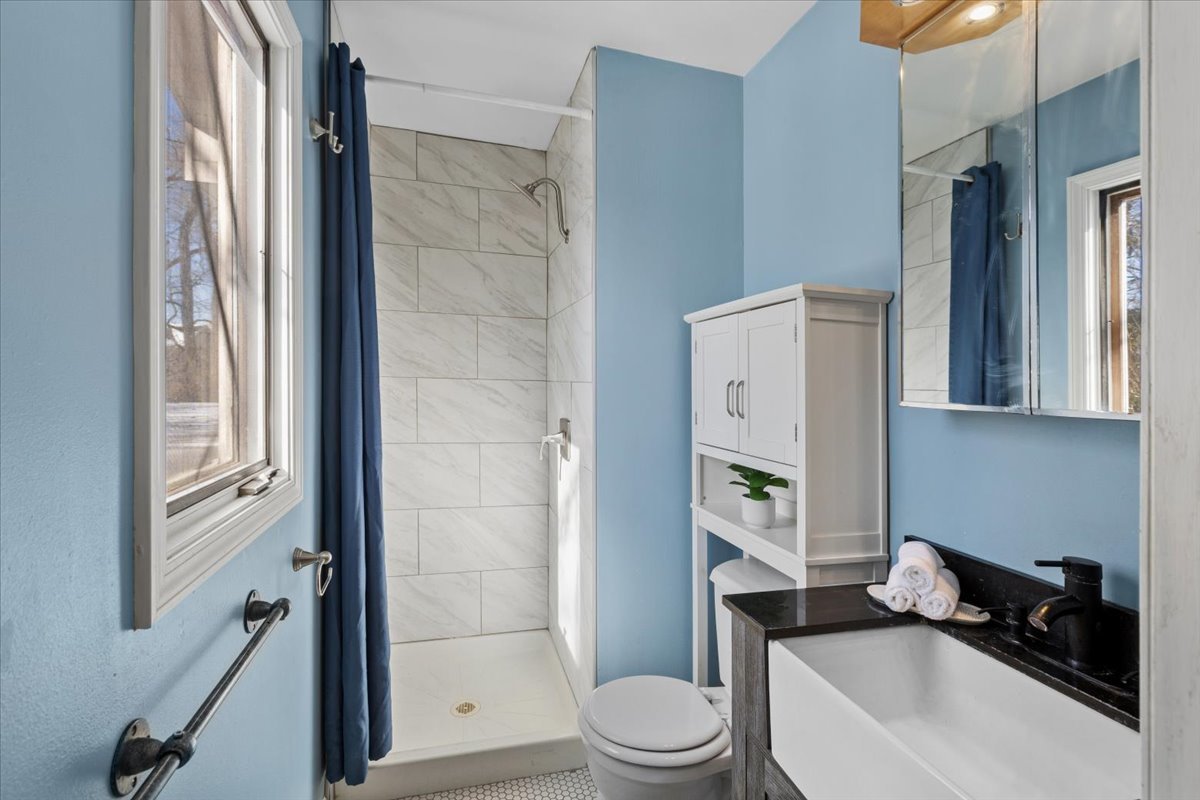 3S691 Melcher Avenue, Warrenville, IL 60555