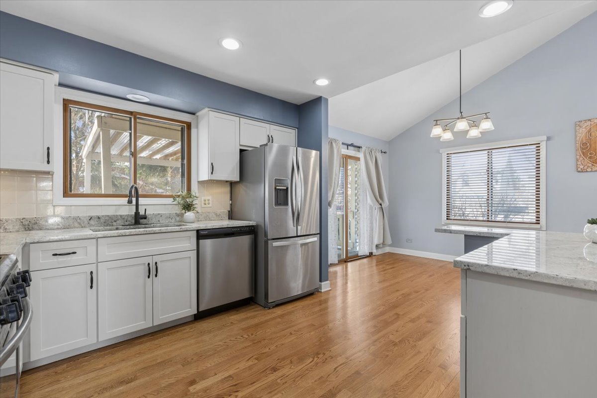 3S691 Melcher Avenue, Warrenville, IL 60555