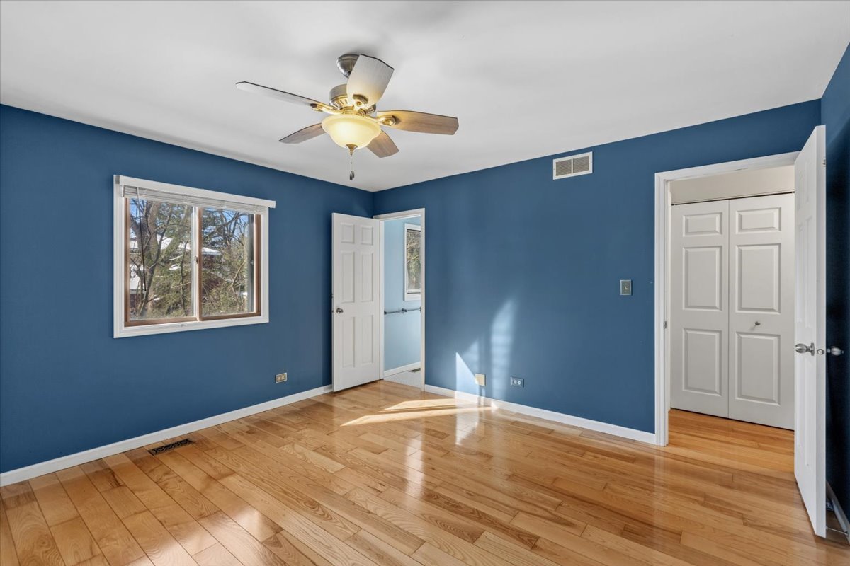 3S691 Melcher Avenue, Warrenville, IL 60555