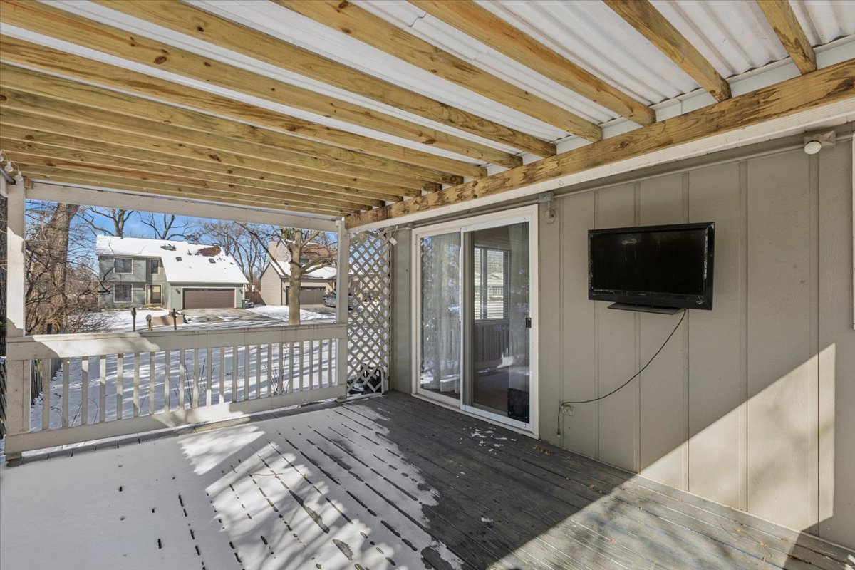 3S691 Melcher Avenue, Warrenville, IL 60555