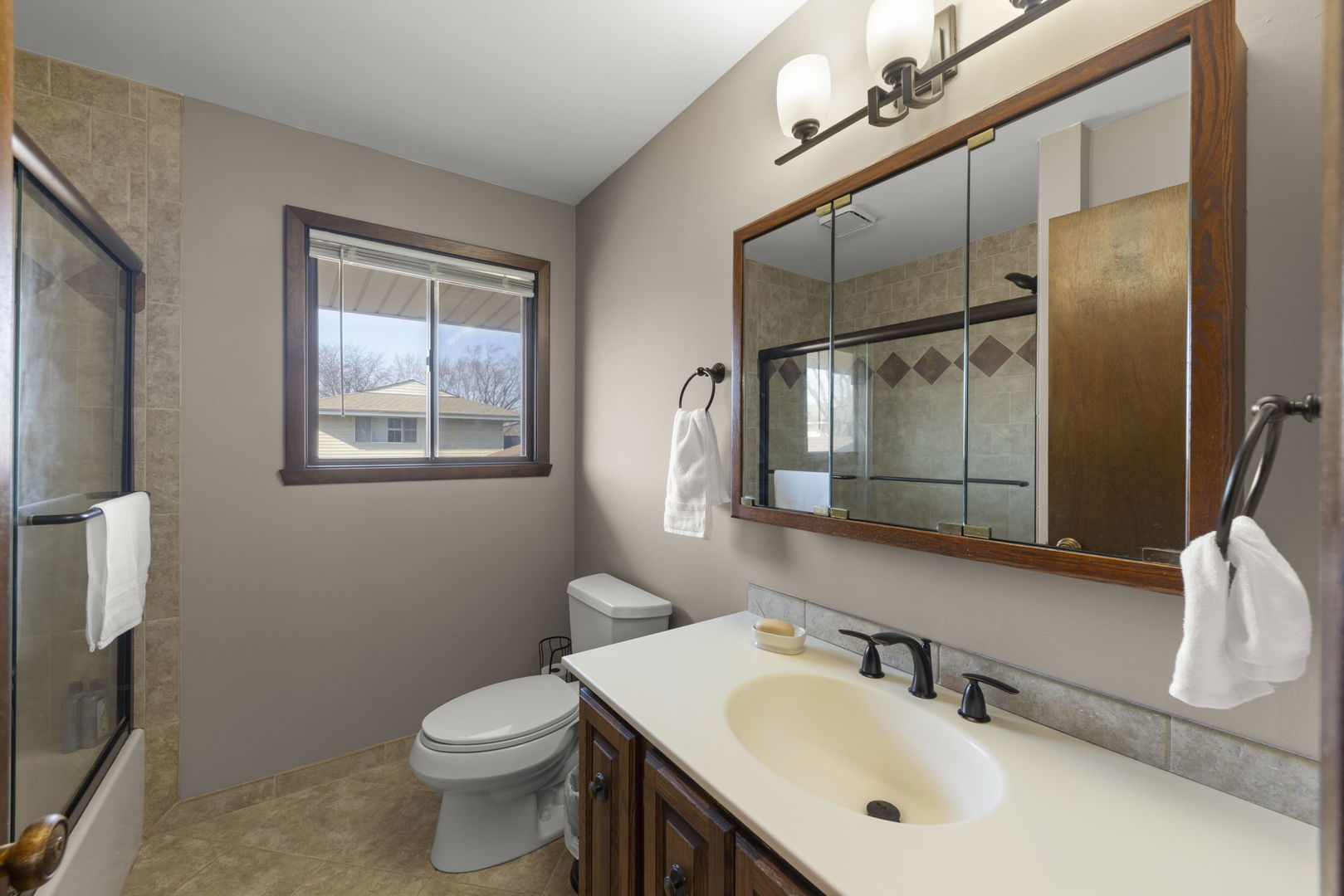 820 Sudbury Court, Schaumburg, IL 60193