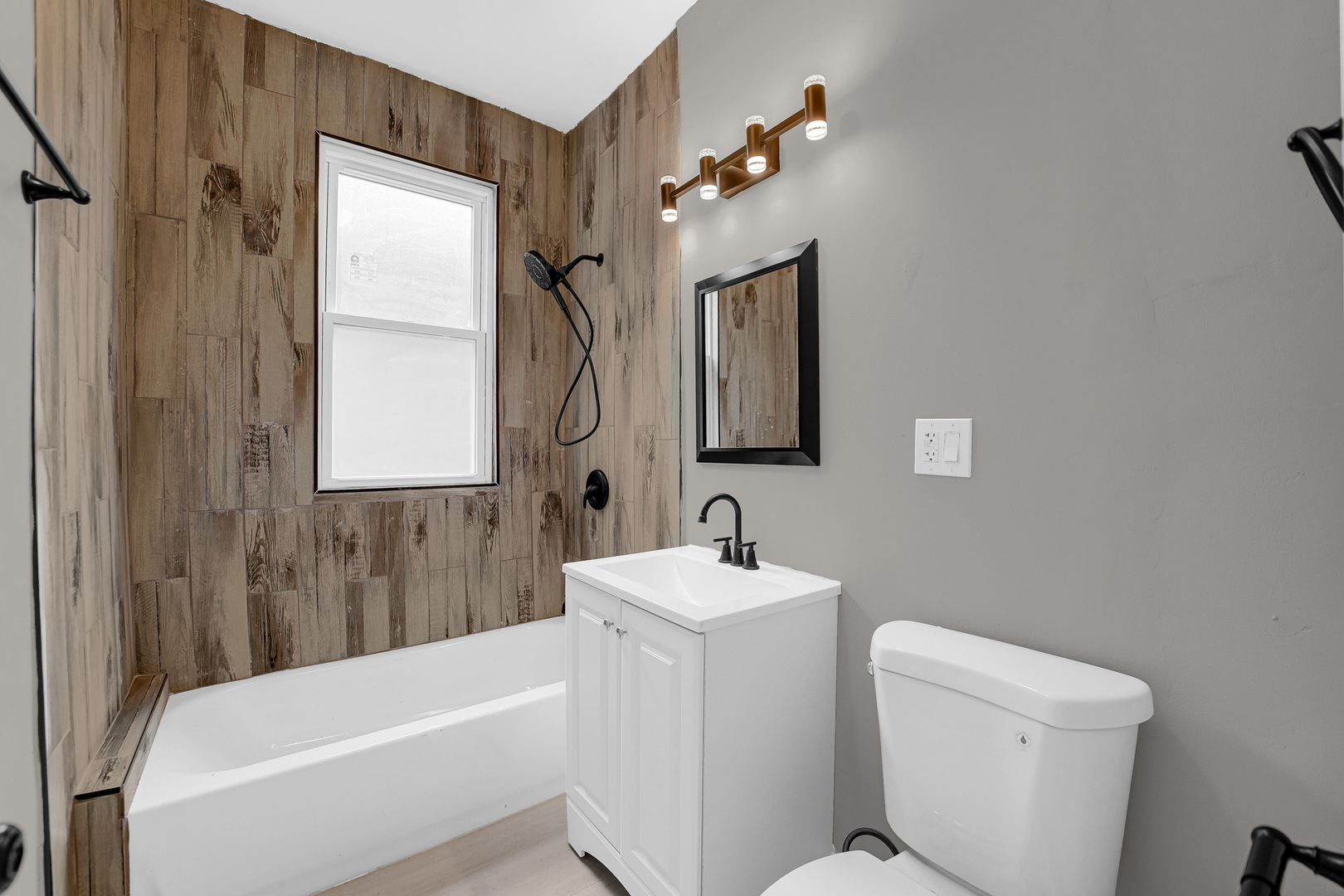 8011 S Dante Avenue, Chicago, IL 60619