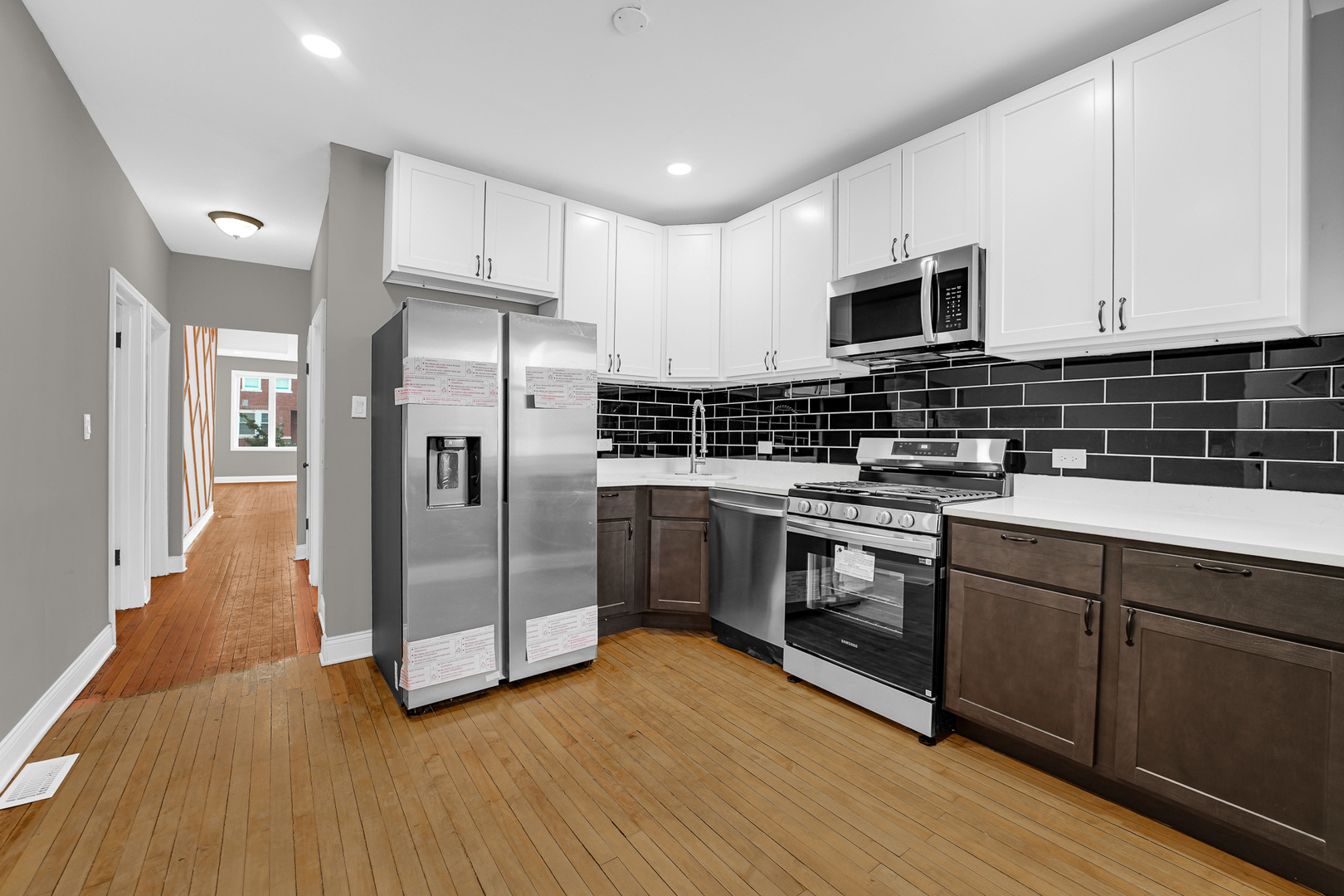 8011 S Dante Avenue, Chicago, IL 60619