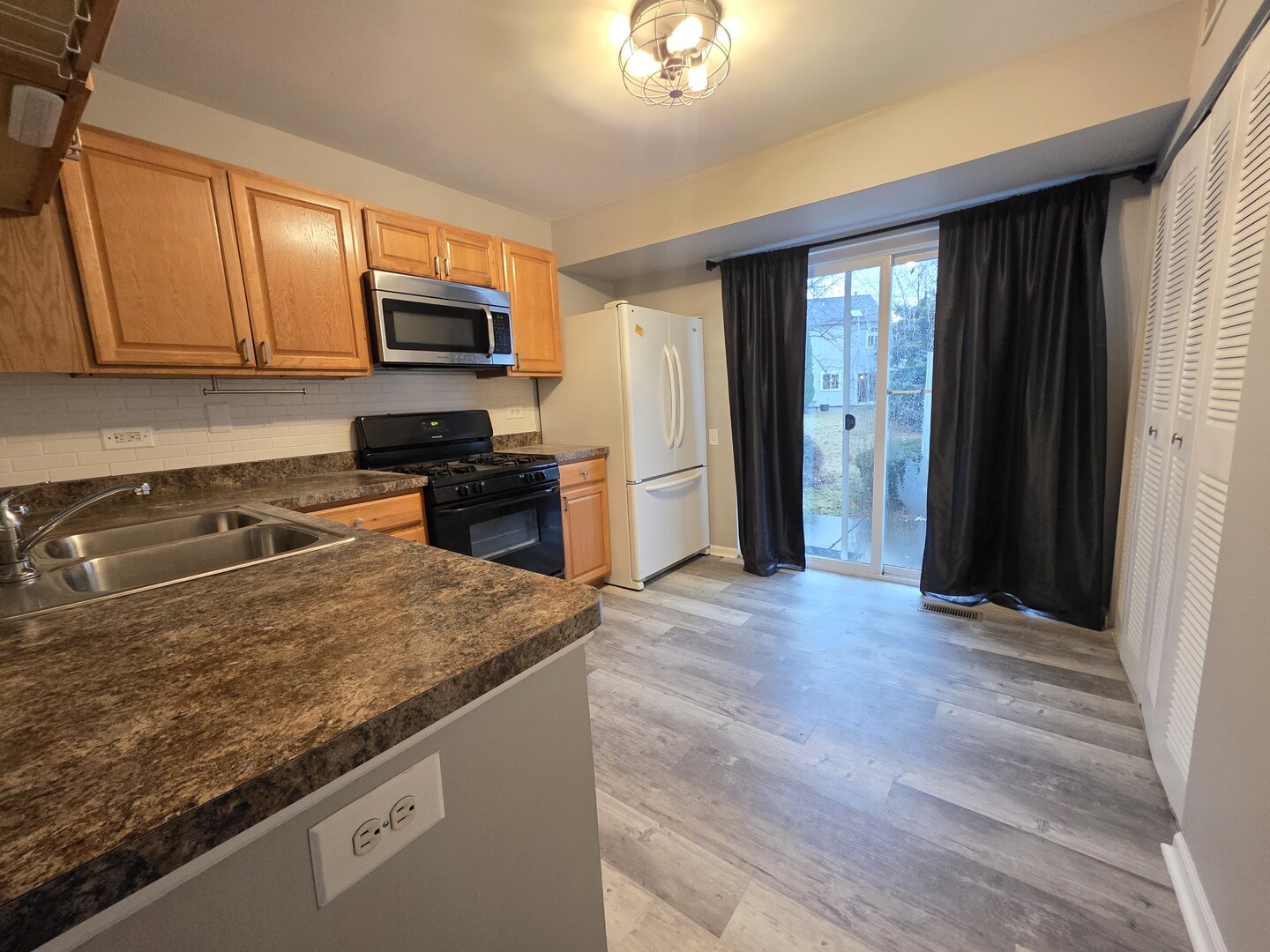 1372 NORMANTOWN Road #1372, Naperville, IL 60564