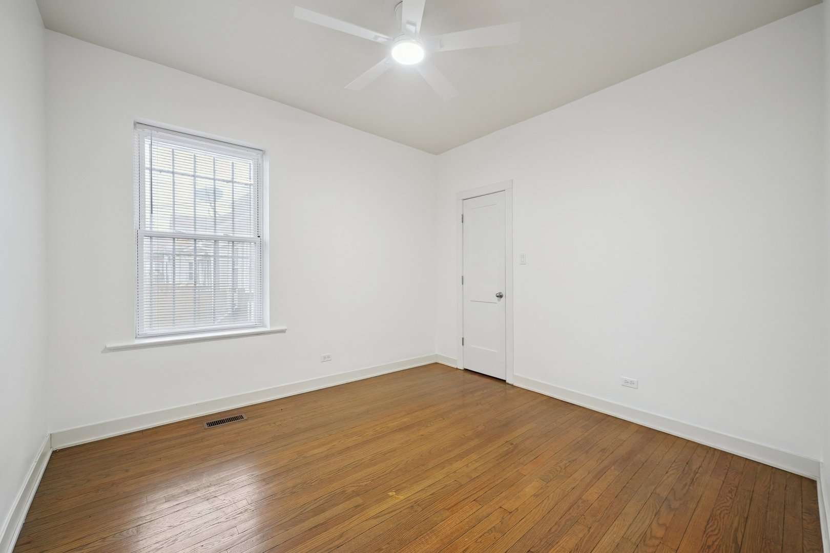 7138 S Prairie Avenue #1, Chicago, IL 60619