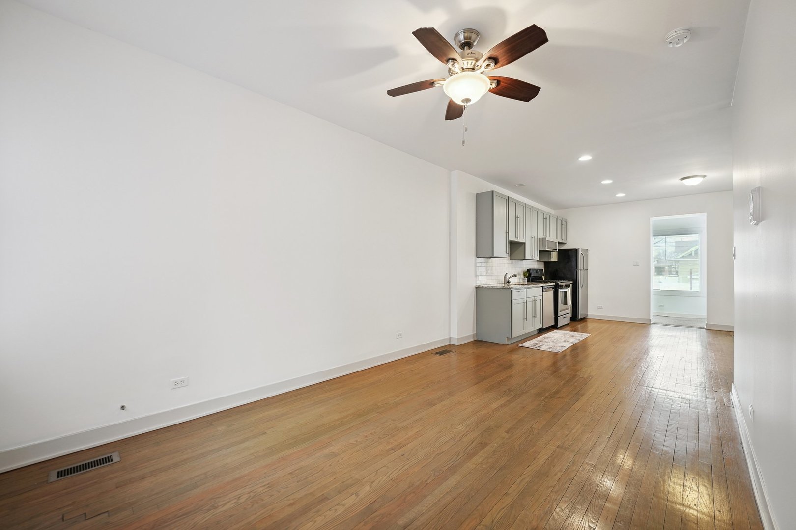 7138 S Prairie Avenue #1, Chicago, IL 60619