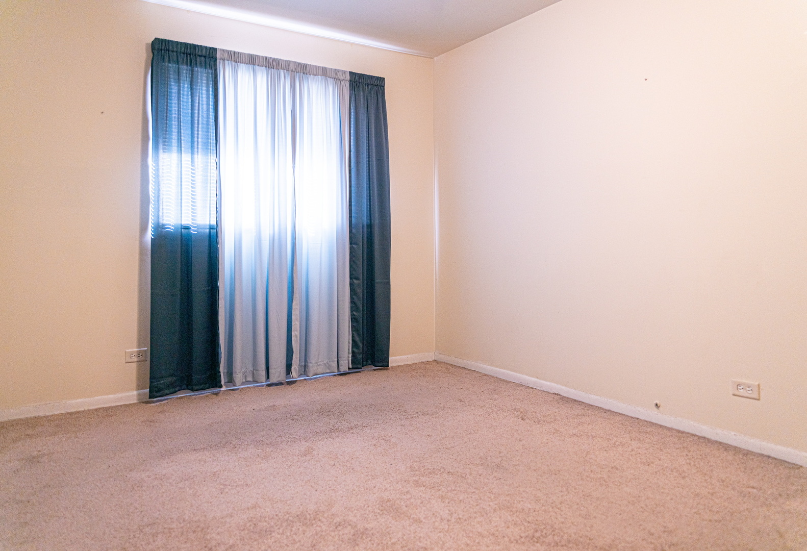 500 N Illinois Avenue, Glenwood, IL 60425