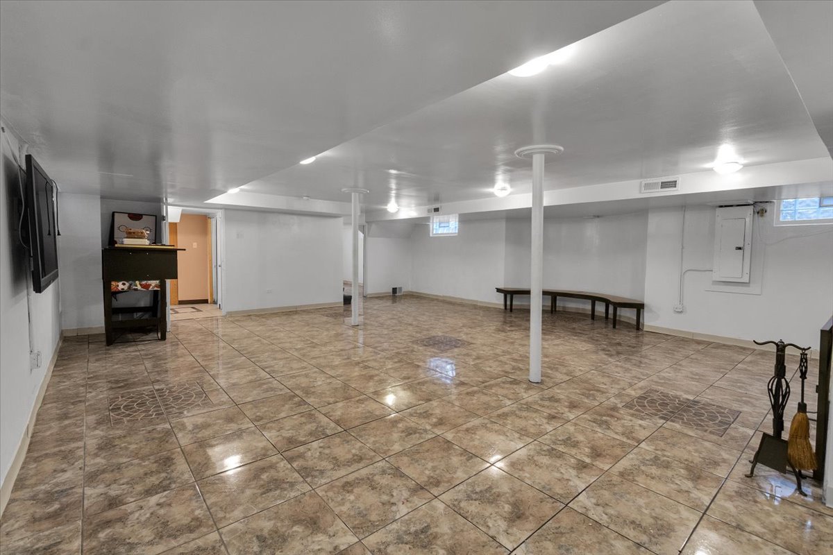 7545 S Carpenter Street, Chicago, IL 60620