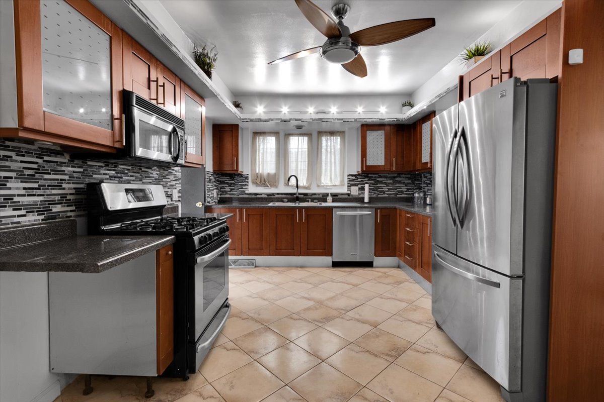 7545 S Carpenter Street, Chicago, IL 60620