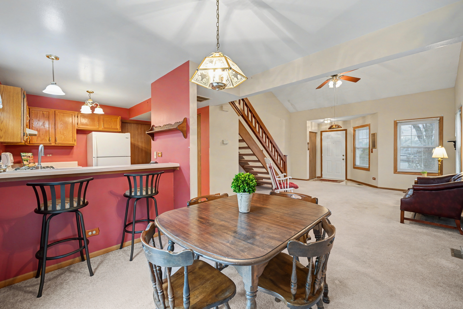 357 Cedar Court, Carol Stream, IL 60188