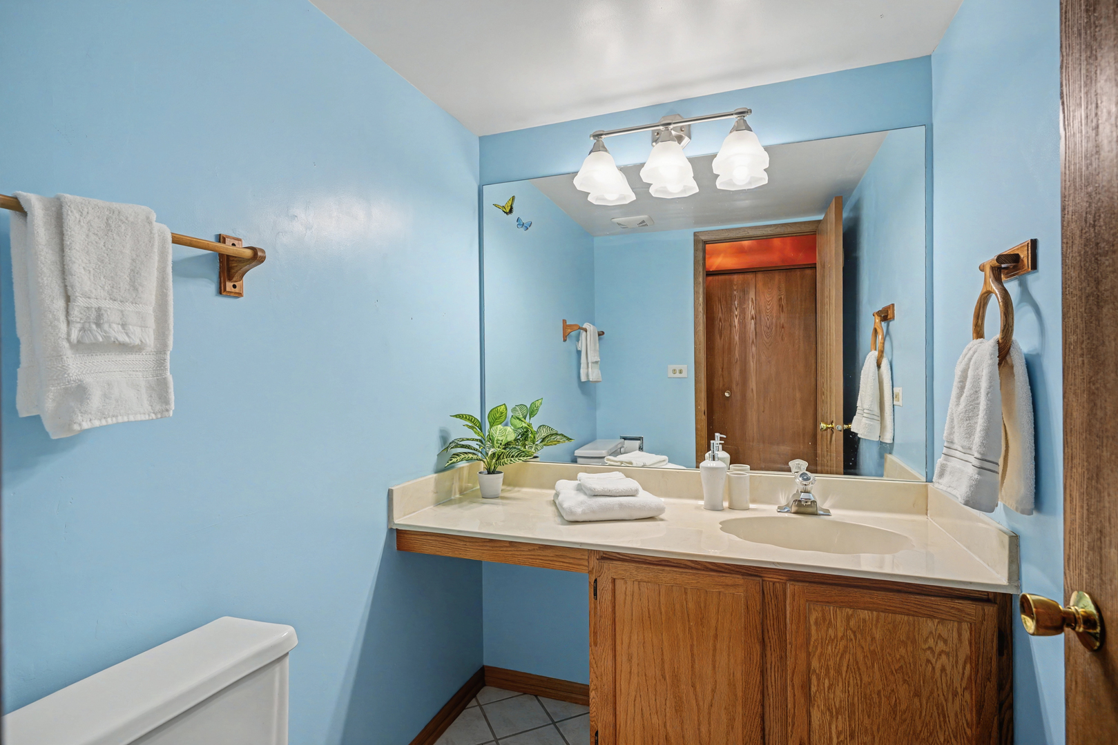 357 Cedar Court, Carol Stream, IL 60188