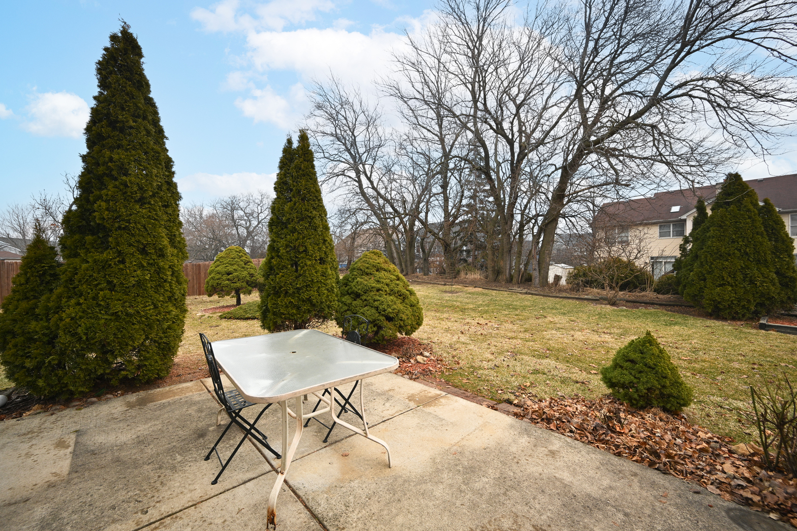 357 Cedar Court, Carol Stream, IL 60188