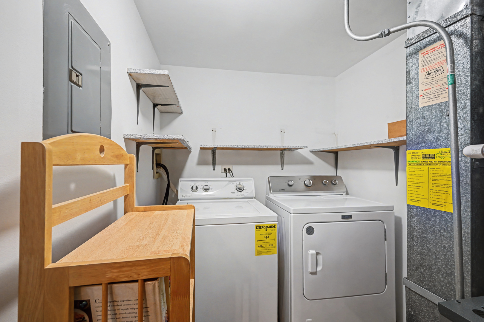 357 Cedar Court, Carol Stream, IL 60188