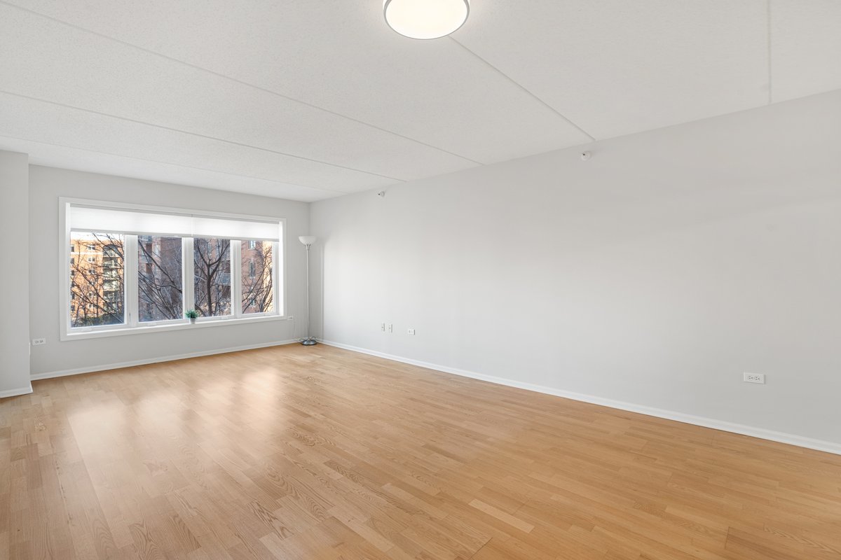 390 S Western Avenue #502, Des Plaines, IL 60016