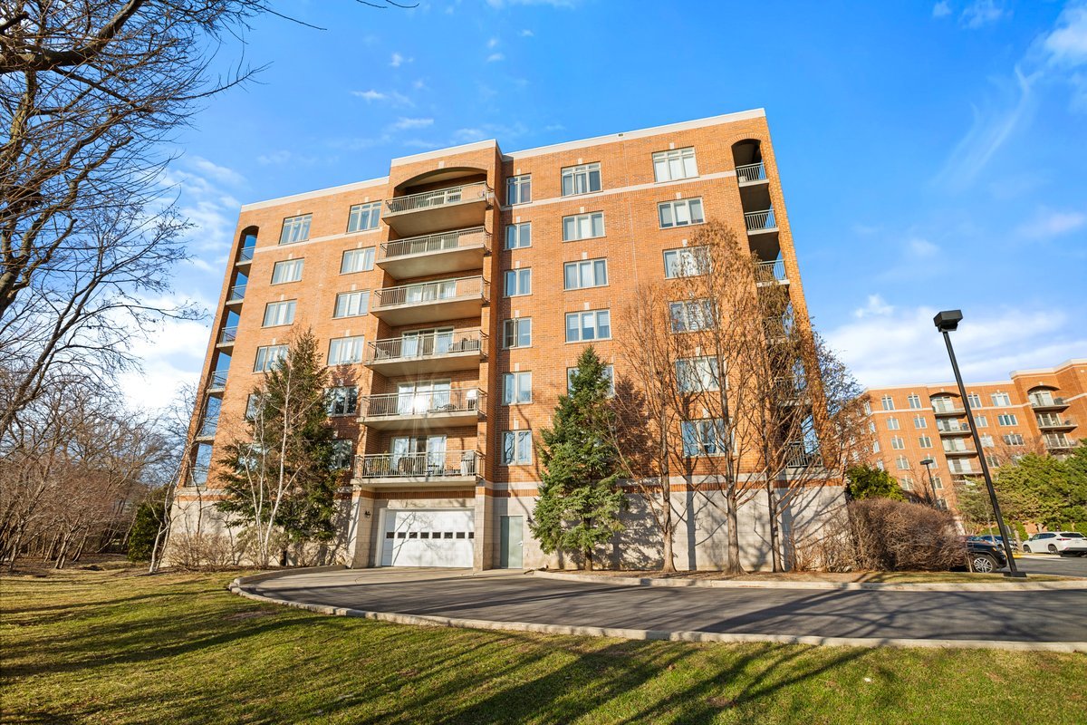 390 S Western Avenue #502, Des Plaines, IL 60016