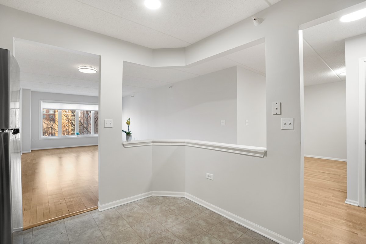 390 S Western Avenue #502, Des Plaines, IL 60016