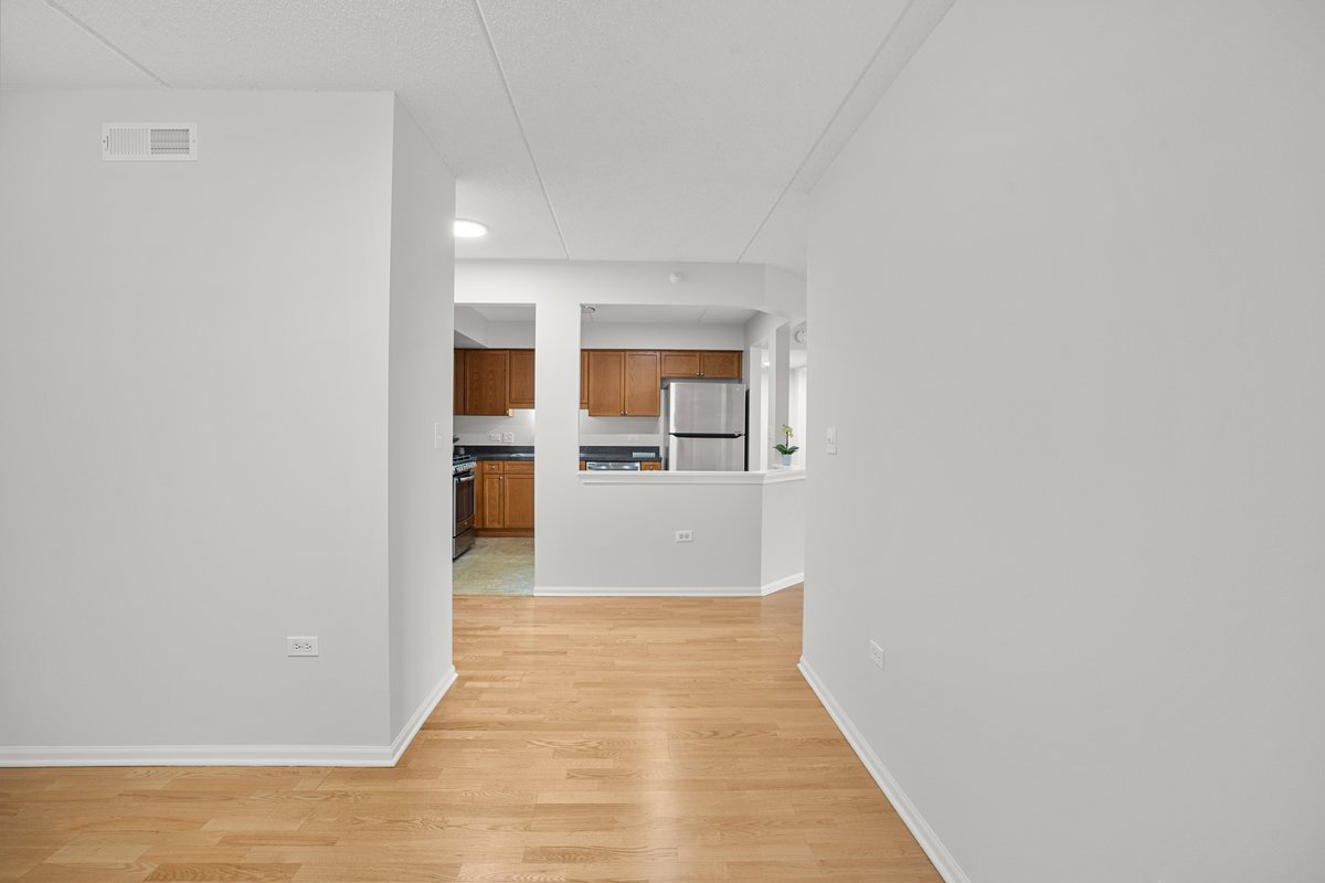 390 S Western Avenue #502, Des Plaines, IL 60016