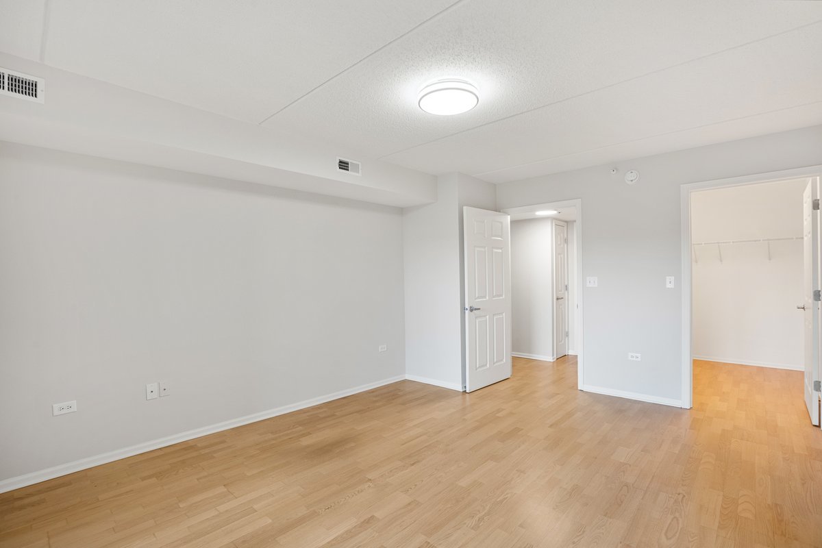 390 S Western Avenue #502, Des Plaines, IL 60016