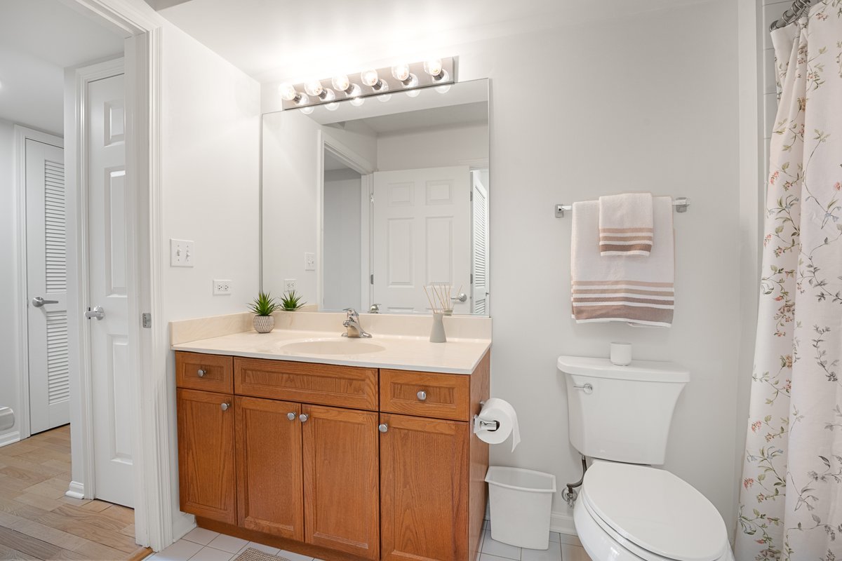 390 S Western Avenue #502, Des Plaines, IL 60016