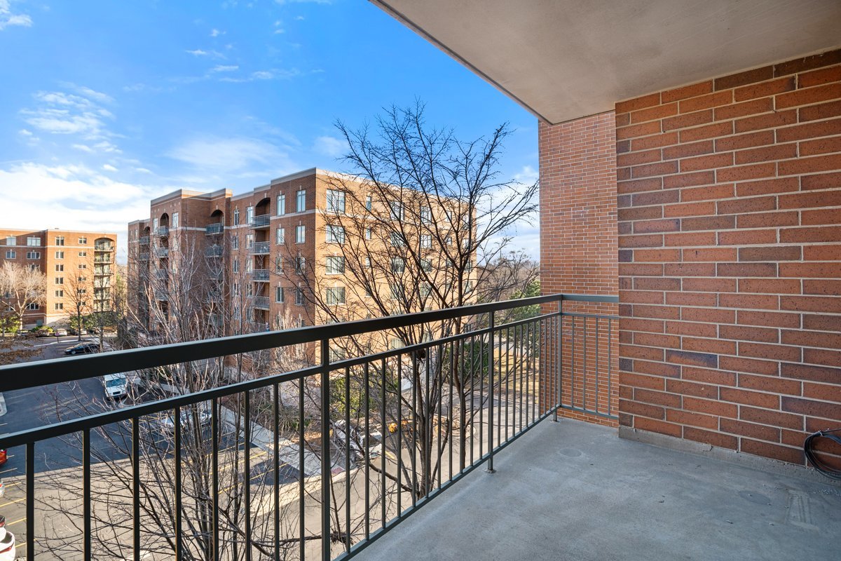 390 S Western Avenue #502, Des Plaines, IL 60016