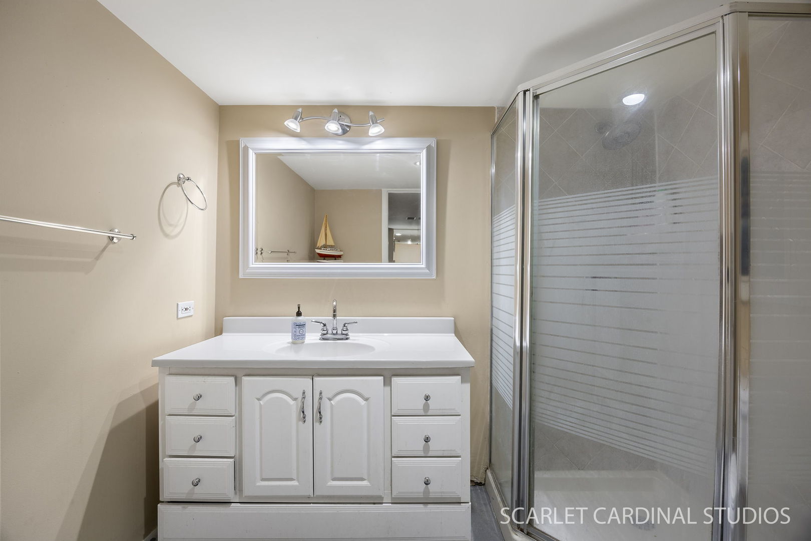 31 Roosevelt Street, St. Charles, IL 60174