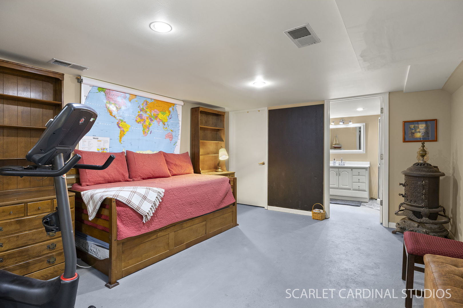 31 Roosevelt Street, St. Charles, IL 60174