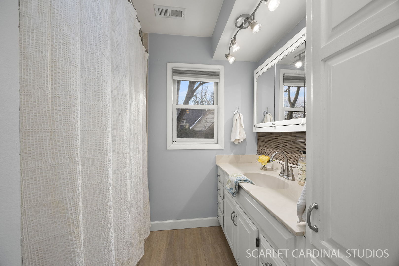 31 Roosevelt Street, St. Charles, IL 60174