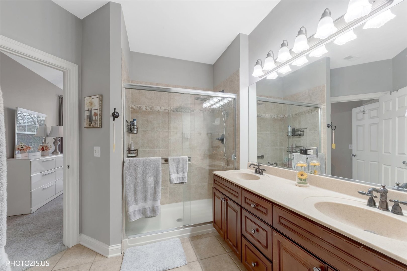 365 Lake Avenue #C, Wauconda, IL 60084