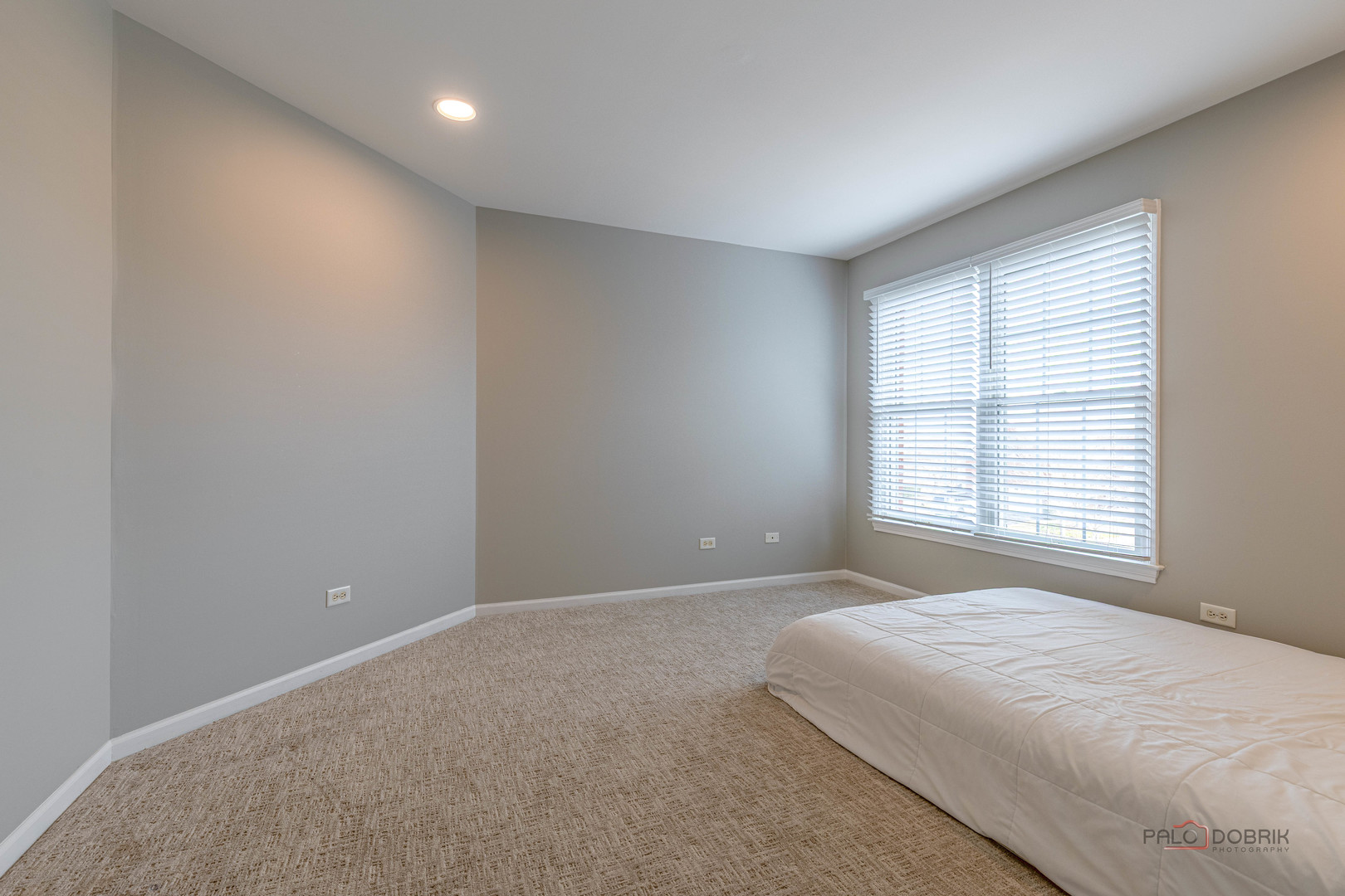 17 Tournament Drive, Hawthorn Woods, IL 60047