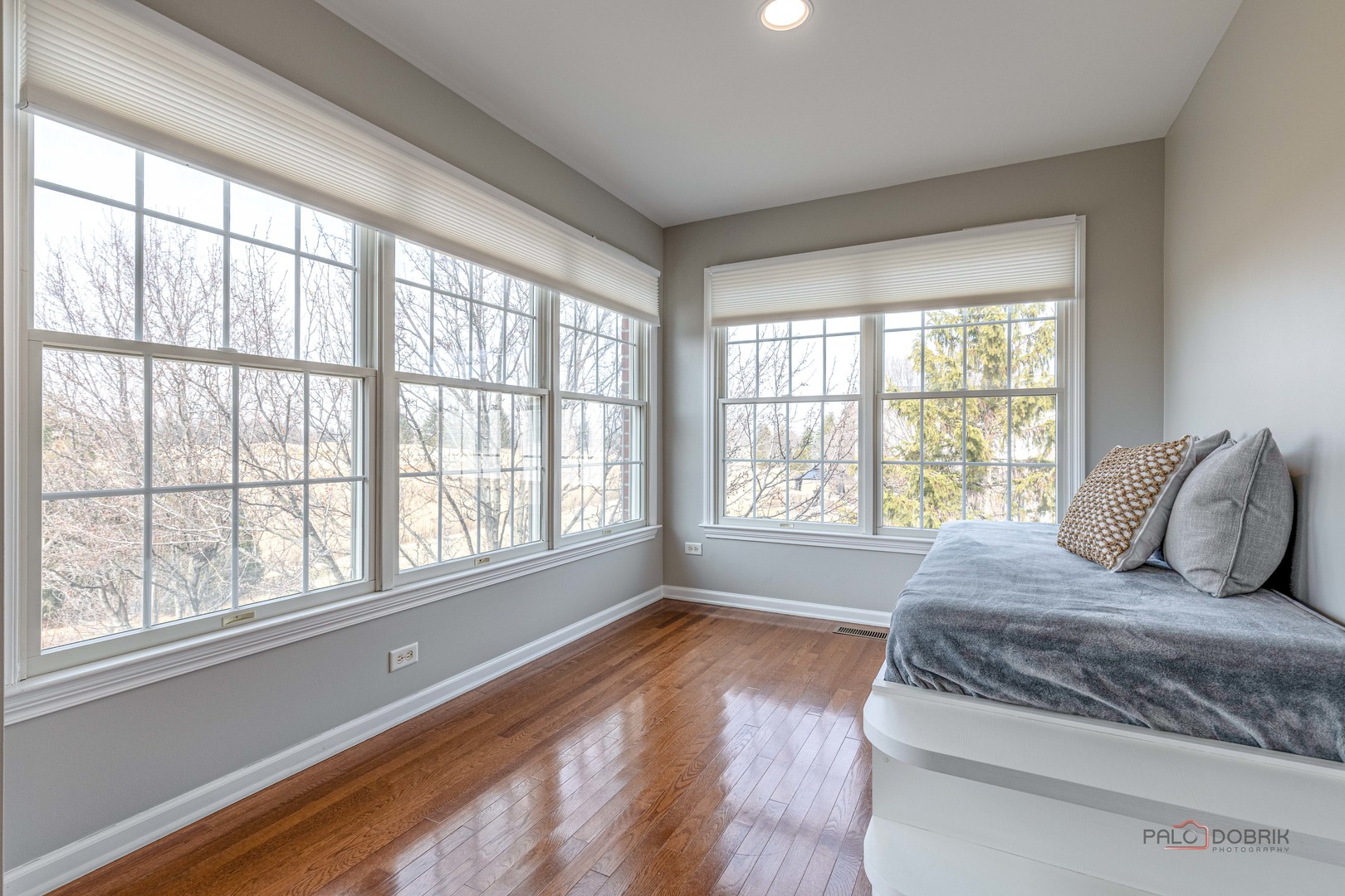 17 Tournament Drive, Hawthorn Woods, IL 60047