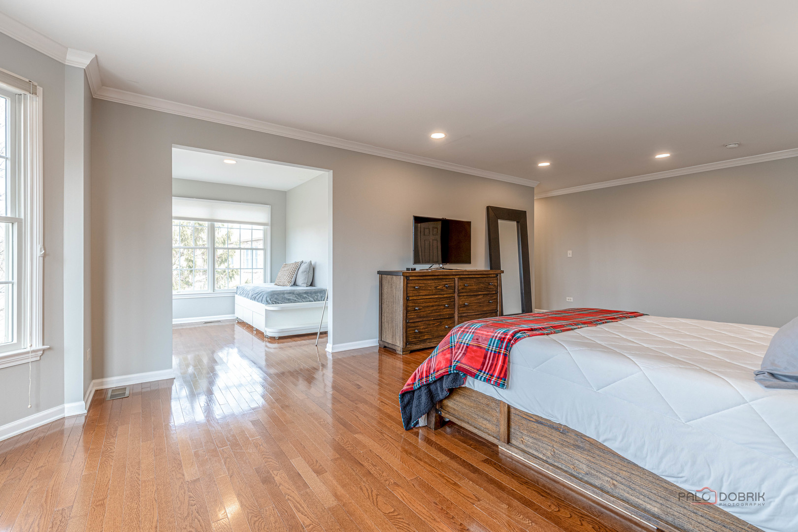 17 Tournament Drive, Hawthorn Woods, IL 60047