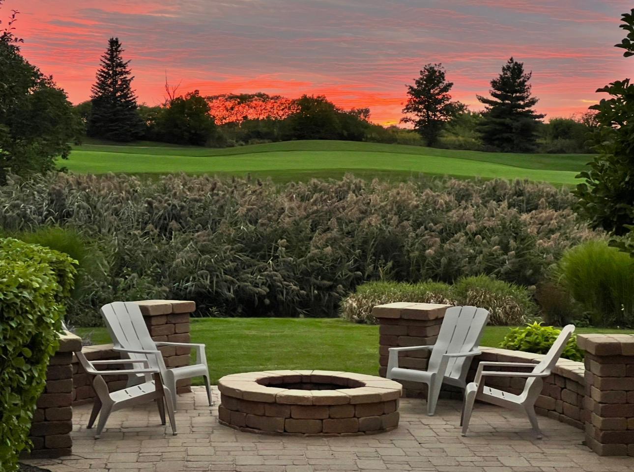 17 Tournament Drive, Hawthorn Woods, IL 60047