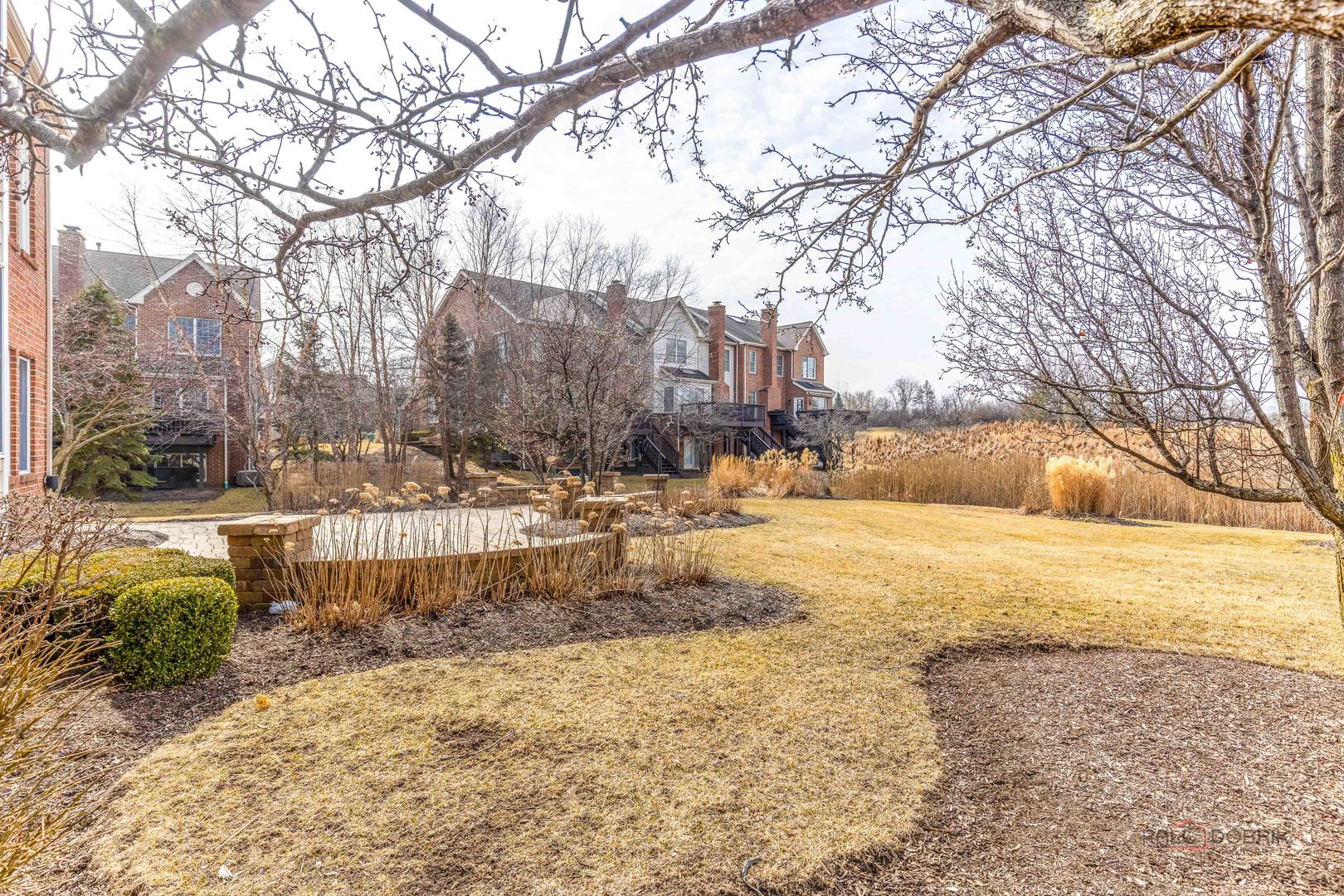 17 Tournament Drive, Hawthorn Woods, IL 60047