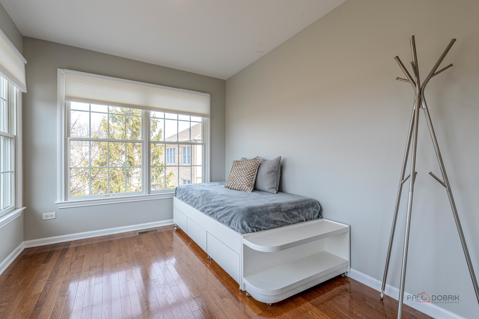 17 Tournament Drive, Hawthorn Woods, IL 60047